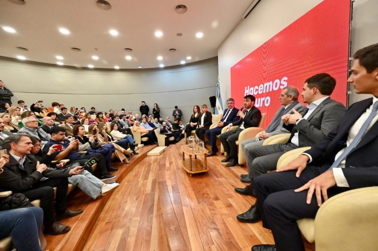 Torres y la Bolsa de Comercio Joven promueven Ley de Educación Financiera, Robótica e Inteligencia Artificial en Chubut